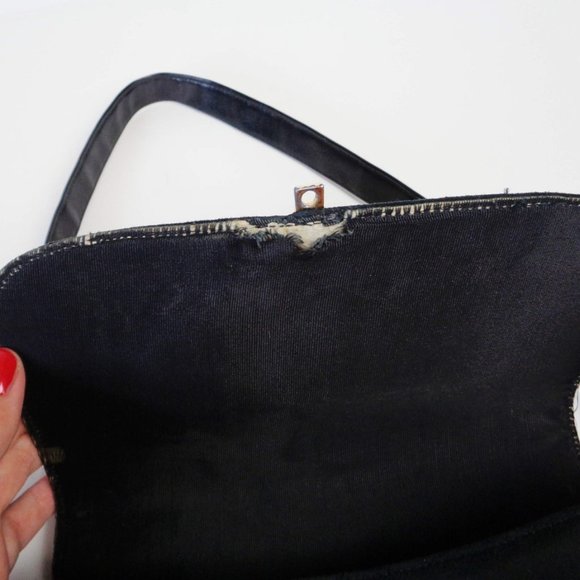Vintage 60s Black SUEDE Leather CHAIN Detail Shoulder Bag! - Picture 8 of 9